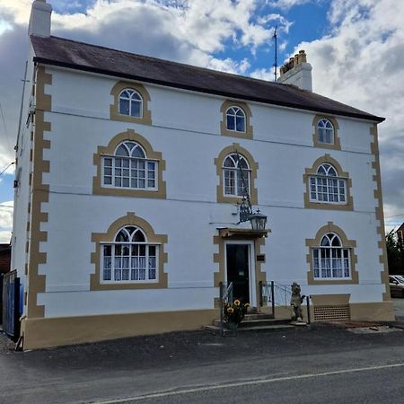 Ty Llew Hotel Llandysilio Kültér fotó