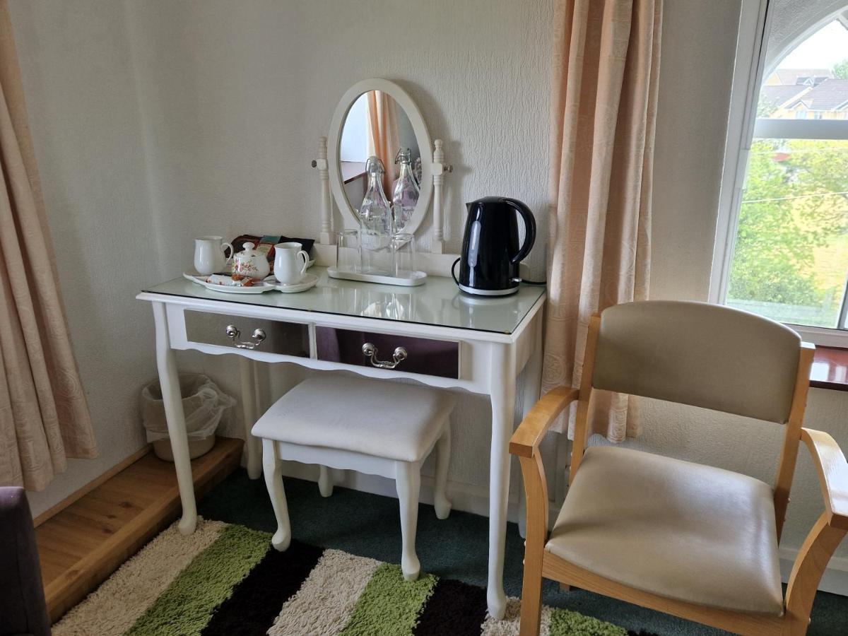 Ty Llew Hotel Llandysilio Kültér fotó