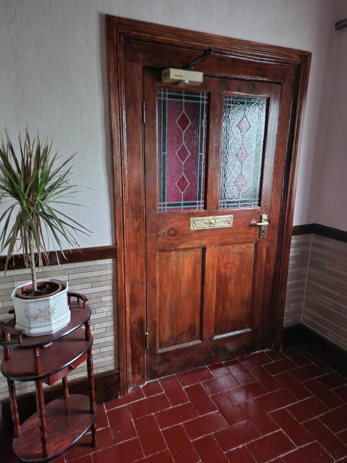 Ty Llew Hotel Llandysilio Kültér fotó