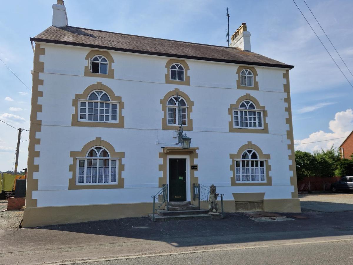 Ty Llew Hotel Llandysilio Kültér fotó