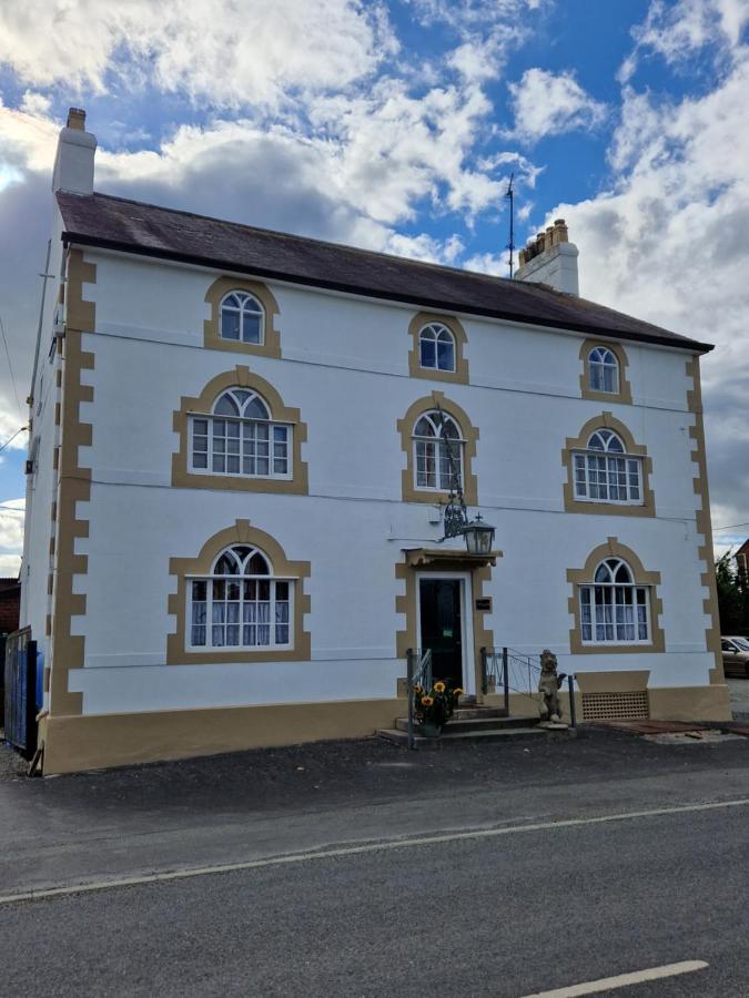 Ty Llew Hotel Llandysilio Kültér fotó