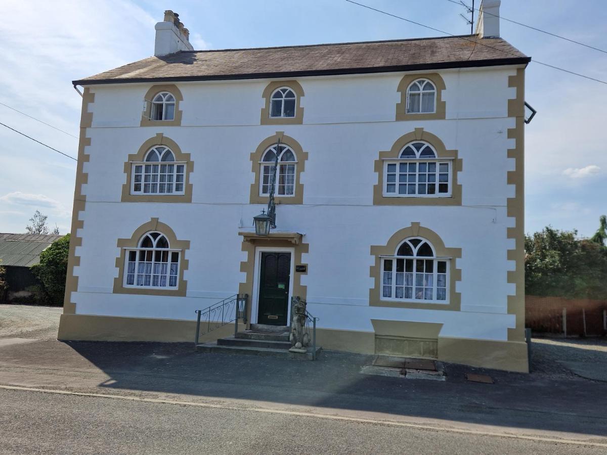 Ty Llew Hotel Llandysilio Kültér fotó